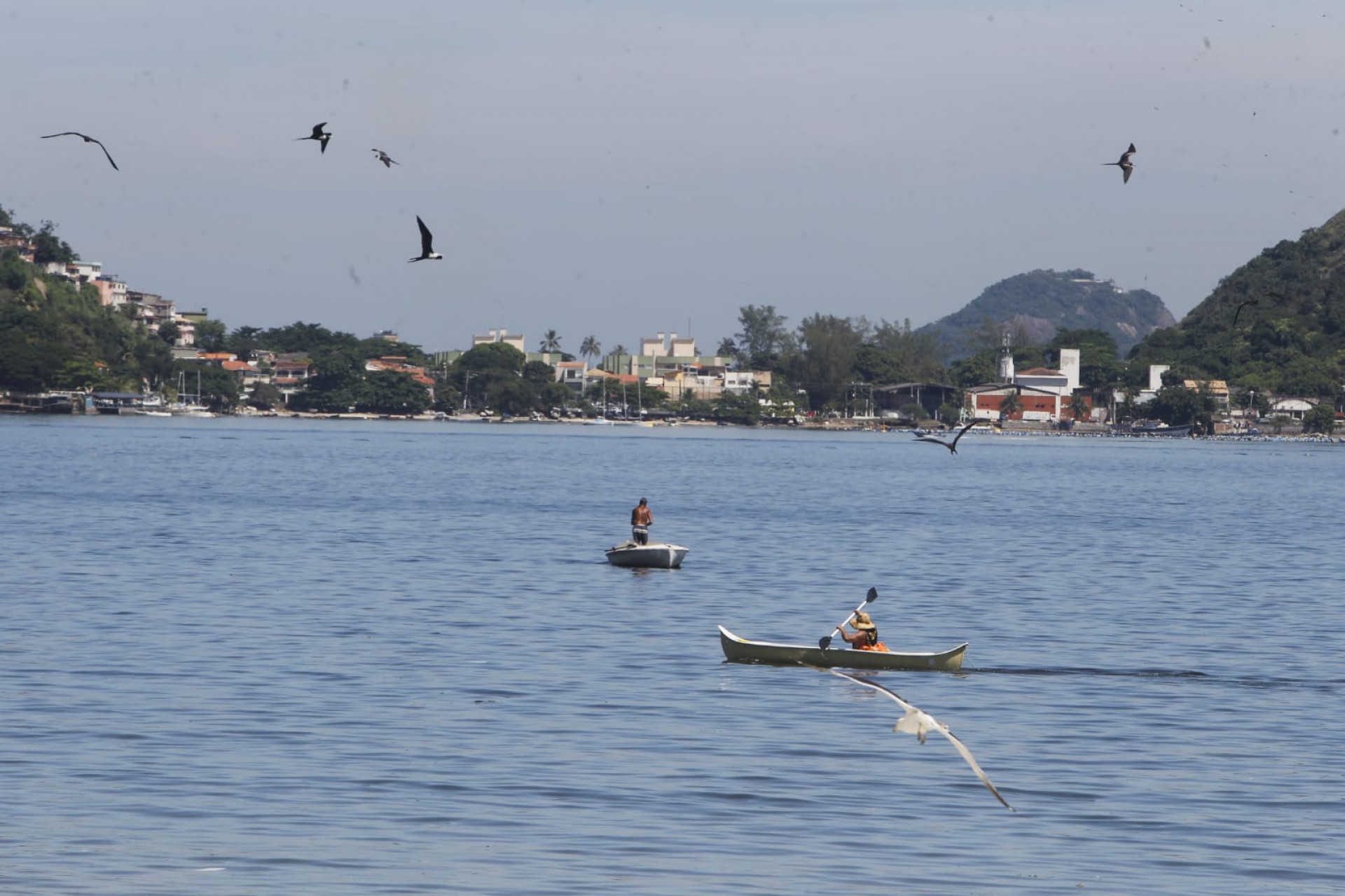 Depois do túnel, mas ainda na Zona Sul, Praia de Charitas é opção em Niterói - Reginaldo Pimenta/Agência O Dia