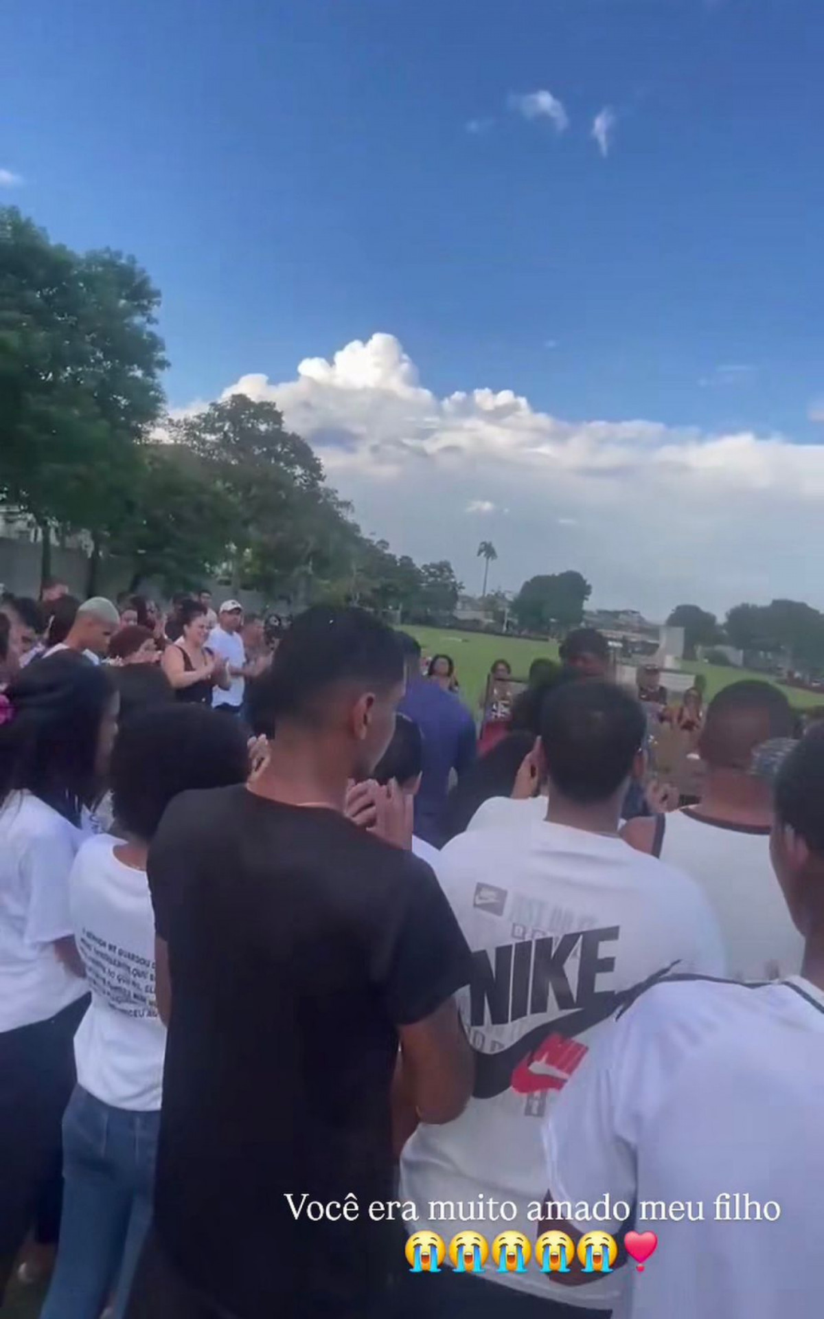 Corpo de Ronaldo Henrique Peixoto, de 14 anos, foi sepultado no Cemit&eacute;rio Jardim da Saudade - Reprodu&ccedil;&atilde;o/Redes sociais