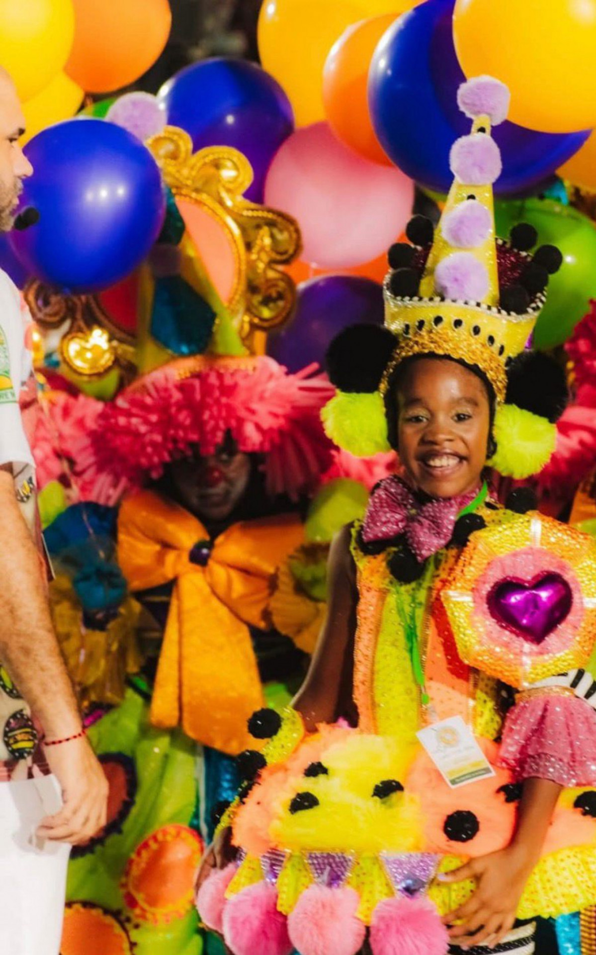 Musa mirim da Mocidade Independente de Padre Miguel, Sofia Paiva, de 10 anos, foi alvo de racismo - Divulga&ccedil;&atilde;o