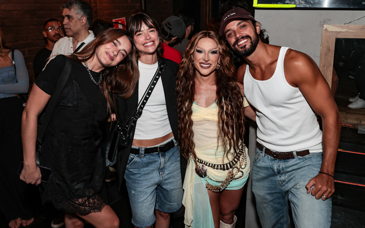 Mariana Molina, Agatha Moreira, Diego Martins e Rodrigo Simas