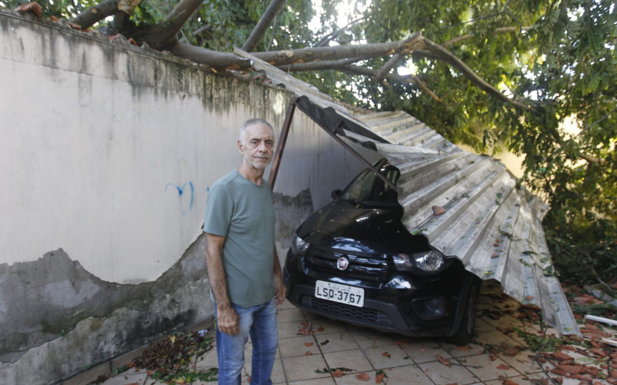  Márcio Brito, morador de residência atingida pela árvore