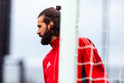 Goleiro Alisson está na mira da Juventus, diz jornal italiano