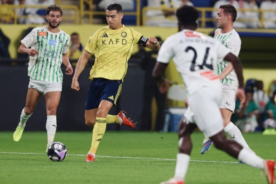 Cristiano Ronaldo volta de lesão, faz dois gols e se aproxima do milésimo