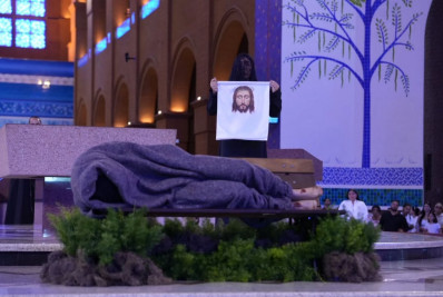 Via Sacra em Aparecida representa Jesus como pessoa em situação de rua