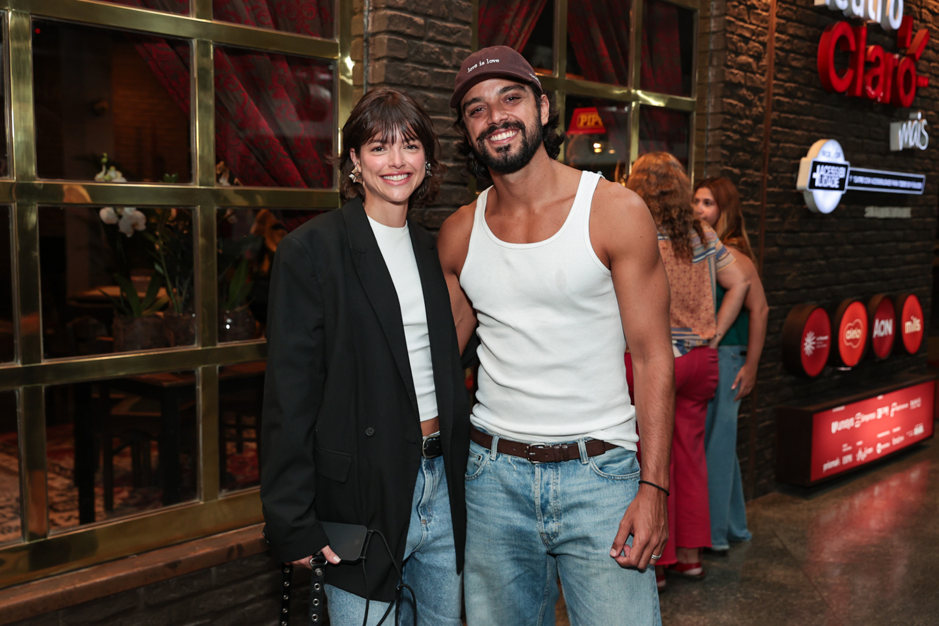 Agatha Moreira e Rodrigo Simas curtem show no Rio - Victor Chapetta / Brazil News