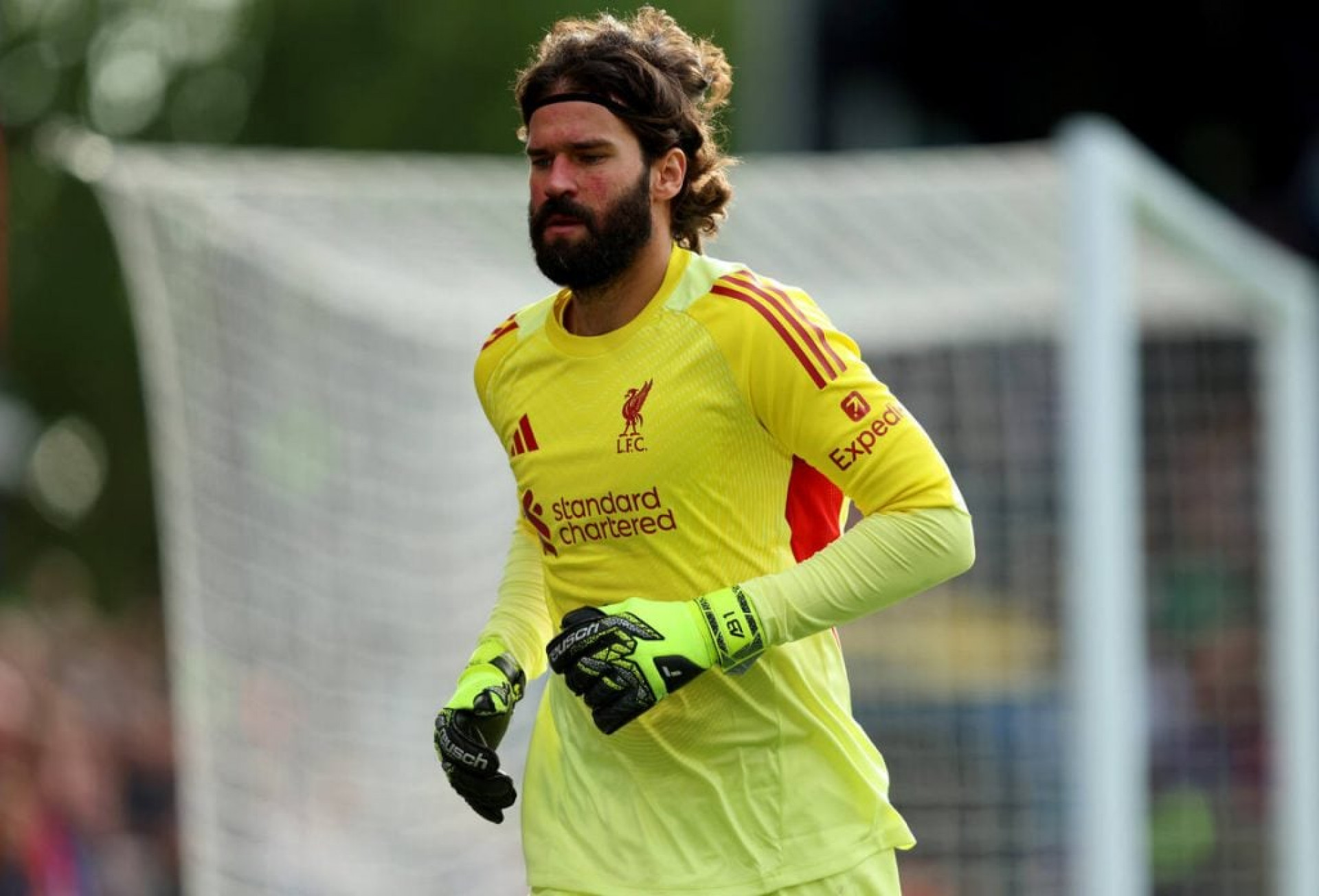 Alisson desmente t&eacute;cnico do Liverpool: “N&atilde;o tive nova les&atilde;o”