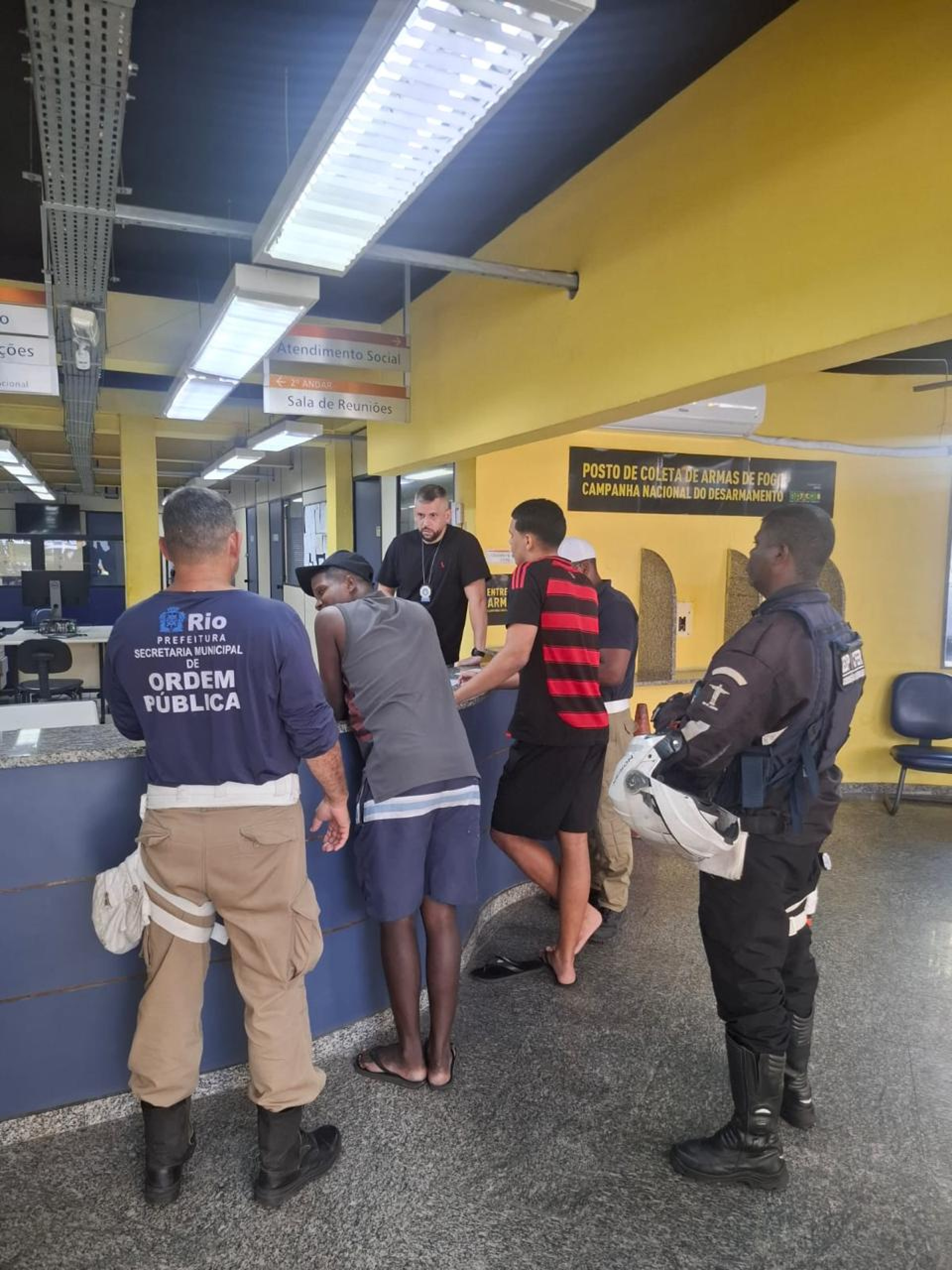 Polícia prende flanelinhas que cobravam R$ 50 por vaga durante evento no Maracanã