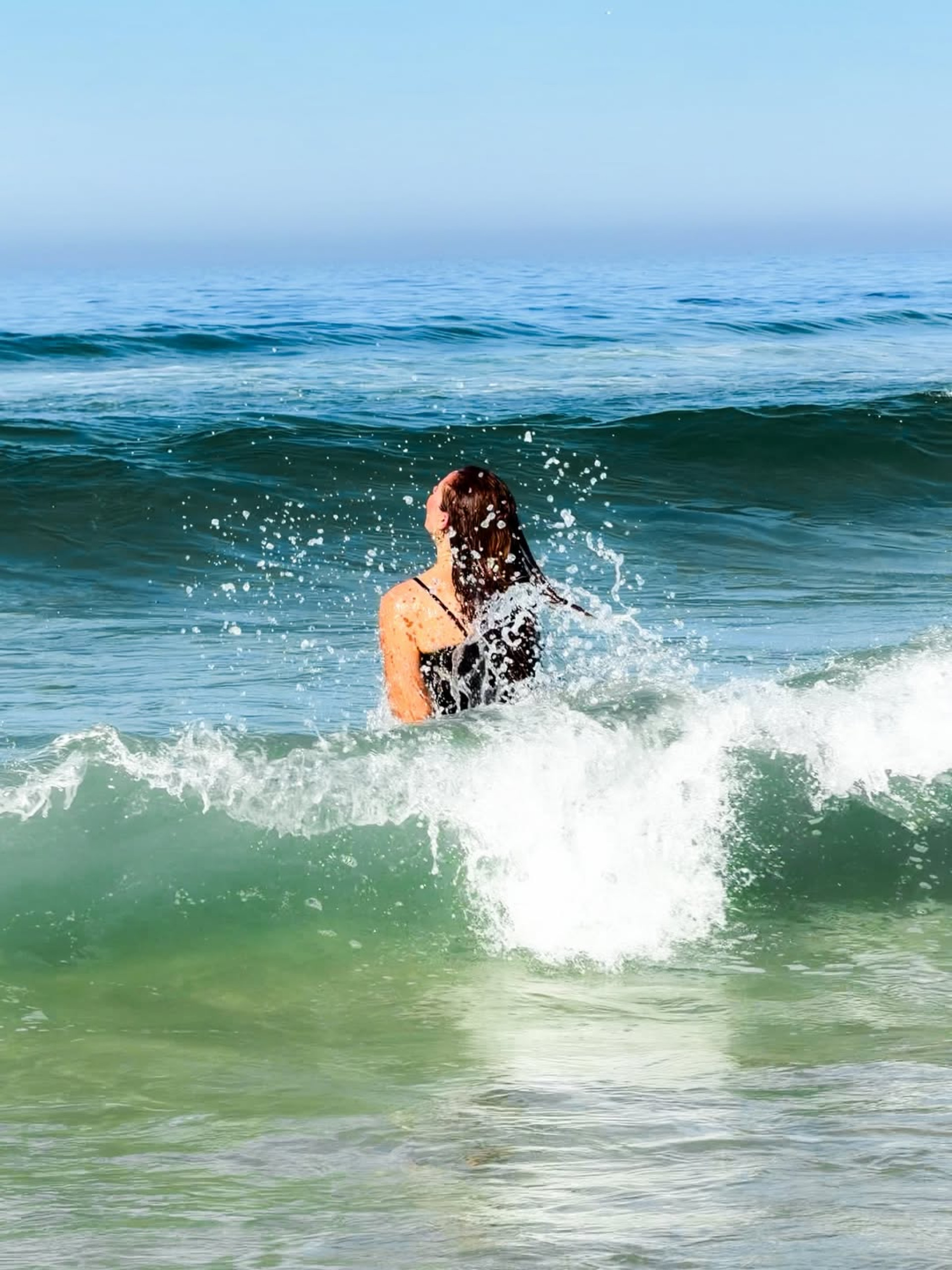 Paolla Oliveira se refresca com banho de mar - Reprodução / Instagram