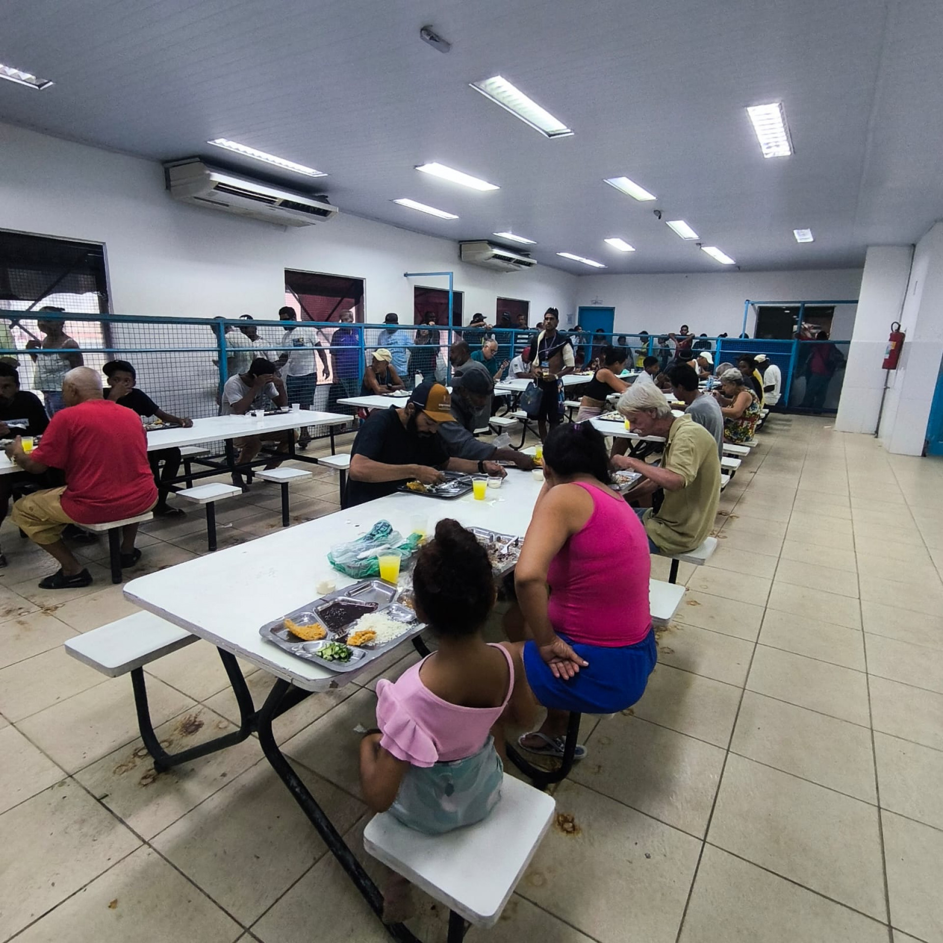 Páscoa com dignidade: refeição especial leva acolhimento a quem mais precisa em Macaé
