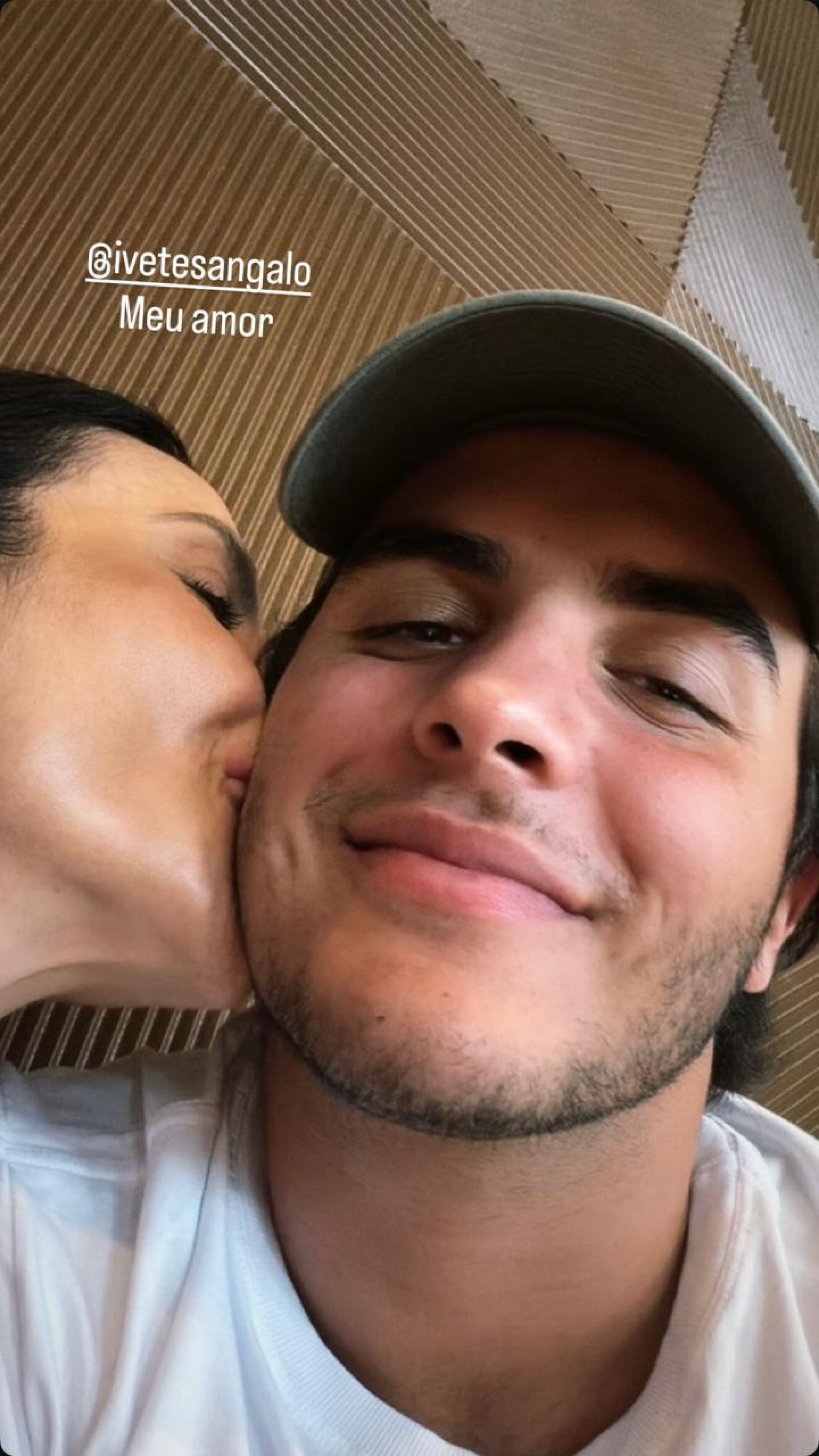 Filho de Ivete Sangalo encanta ao postar foto de chamego com mãe