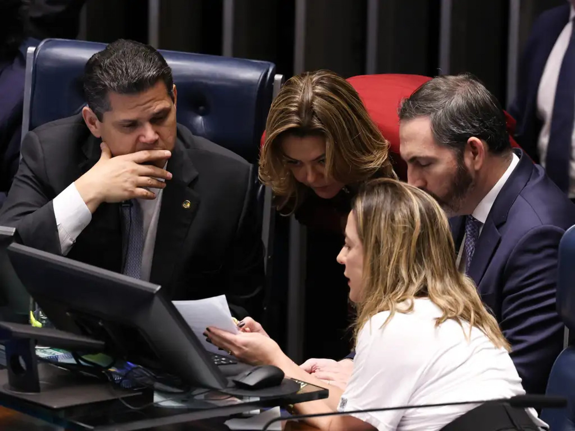 'Lei da misoginia' causa dúvidas nas redes; confira as explicações de especialistas