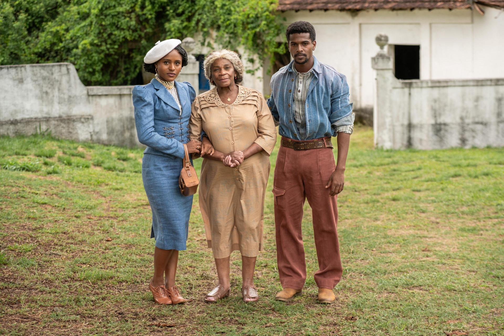 'A Nobreza do Amor': Aika/Lúcia (Duda Santos), Dona Menina (Zezé Motta) e Tonho (Ronald Sotto) - TV Globo/ Estevam Avellar