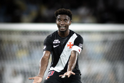 Thiago Mendes lamenta derrota de virada para o Botafogo: 'Cometemos falhas'