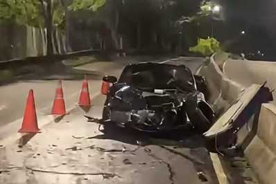 Porsche invade contramão, causa acidente e deixa quatro feridos em São Paulo