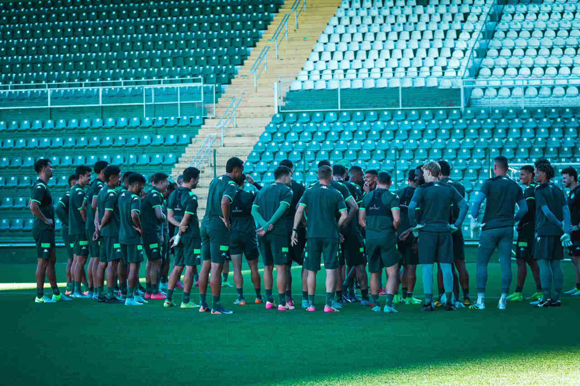 Chapecoense x Vit&oacute;ria: onde assistir, escala&ccedil;&otilde;es e arbitragem