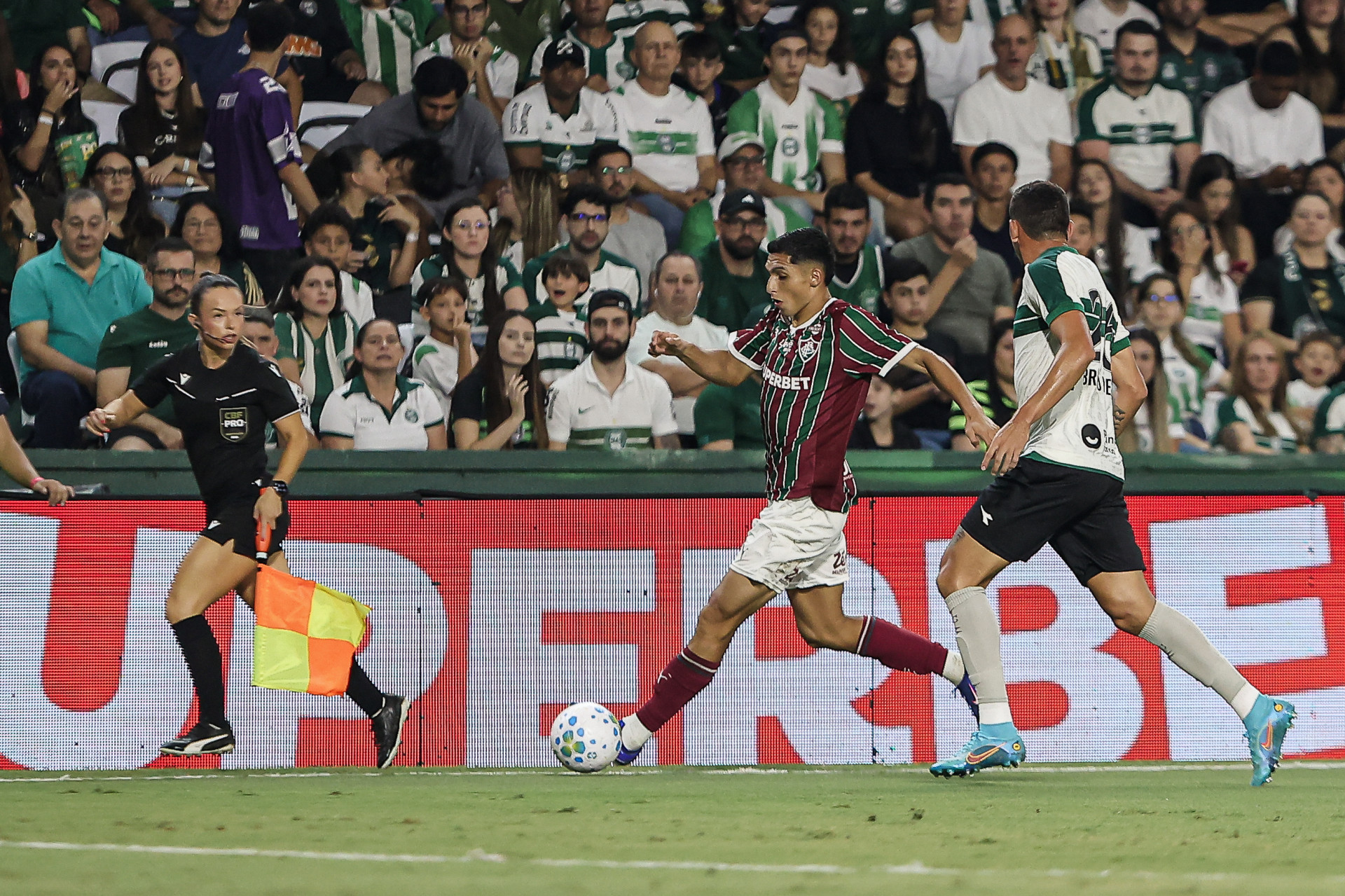Curitiba, Brasil - 04/04/2026 - Estádio Couto Pereira.   
Fluminense enfrenta o Coritiba esta noite em Curitiba  pela 10ª rodada do Campeonato Brasileiro 2026
FOTO: LUCAS MERÇON / FLUMINENSE F.C.

IMPORTANTE: Imagem destinada a uso institucional e divulgação, seu
uso comercial está vetado incondicionalmente por seu autor e o
Fluminense Football Club.É obrigatório mencionar o nome do autor ou
usar a imagem.
.
IMPORTANT: Image intended for institutional use and distribution.
Commercial use is prohibited unconditionally by its author and
Fluminense Football Club. It is mandatory to mention the name of the
author or use the image.
.
IMPORTANTE: Imágen para uso solamente institucional y distribuición. El
uso comercial es prohibido por su autor y por el Fluminense FootballClub. 
És mandatório mencionar el nombre del autor ao usar el imágen. - Lucas Merçon/ FLUMINENSE F.C