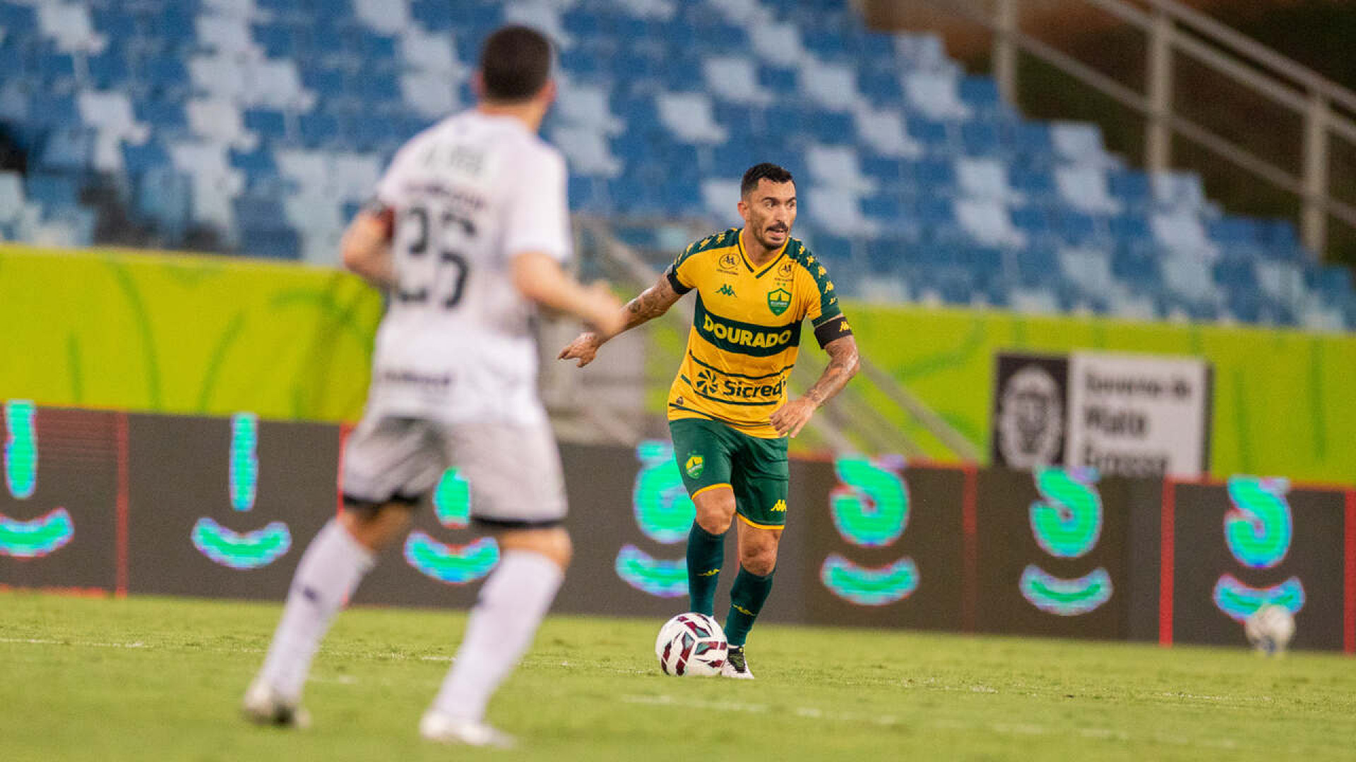 Richard defende dois p&ecirc;naltis, e o Cear&aacute; vence o Cuiab&aacute; fora de casa