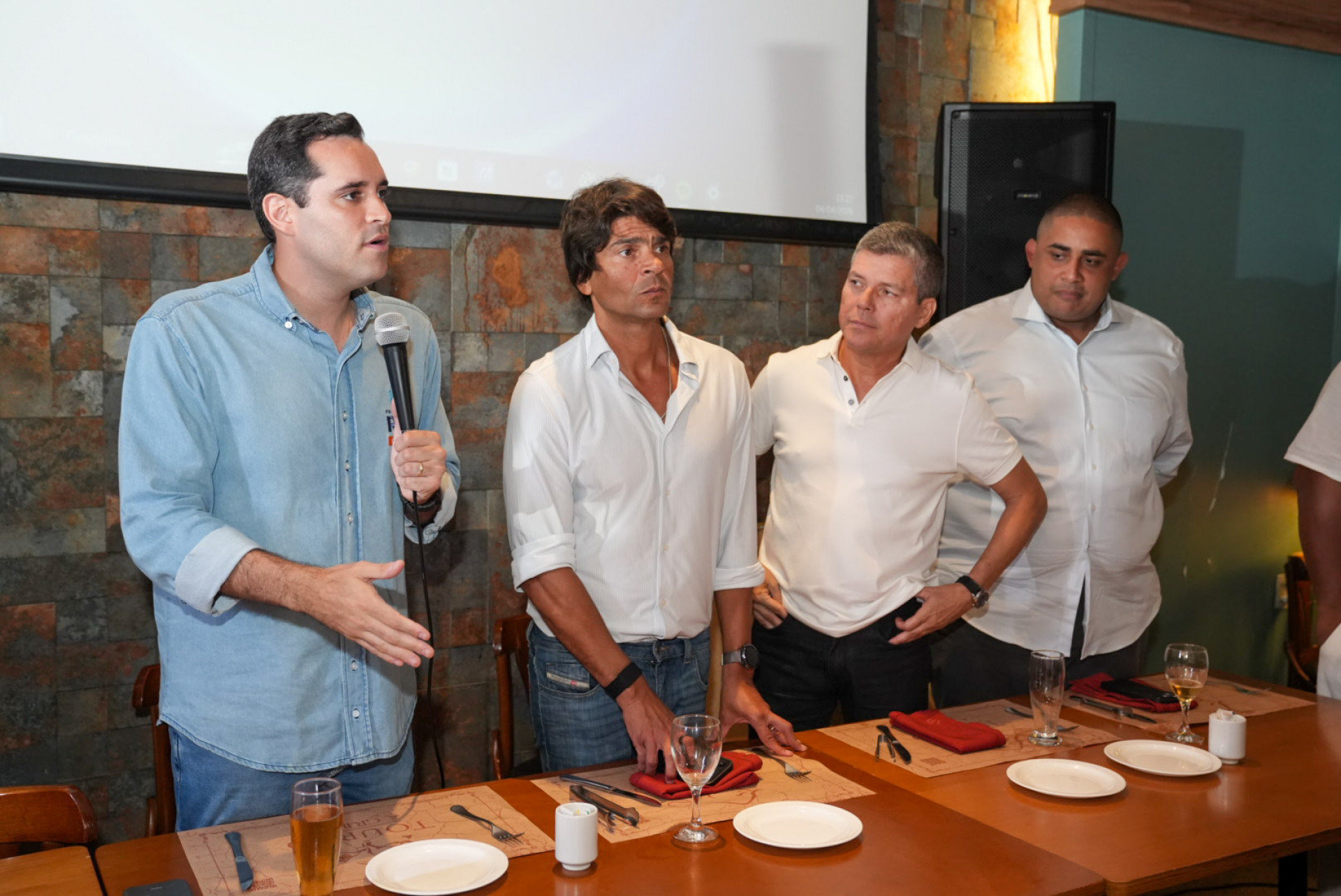 Imagens da reuni&atilde;o entre Liga RJ e o prefeito Eduardo Cavaliere  - Divulga&ccedil;&atilde;o/Diego Mendes/Liga RJ