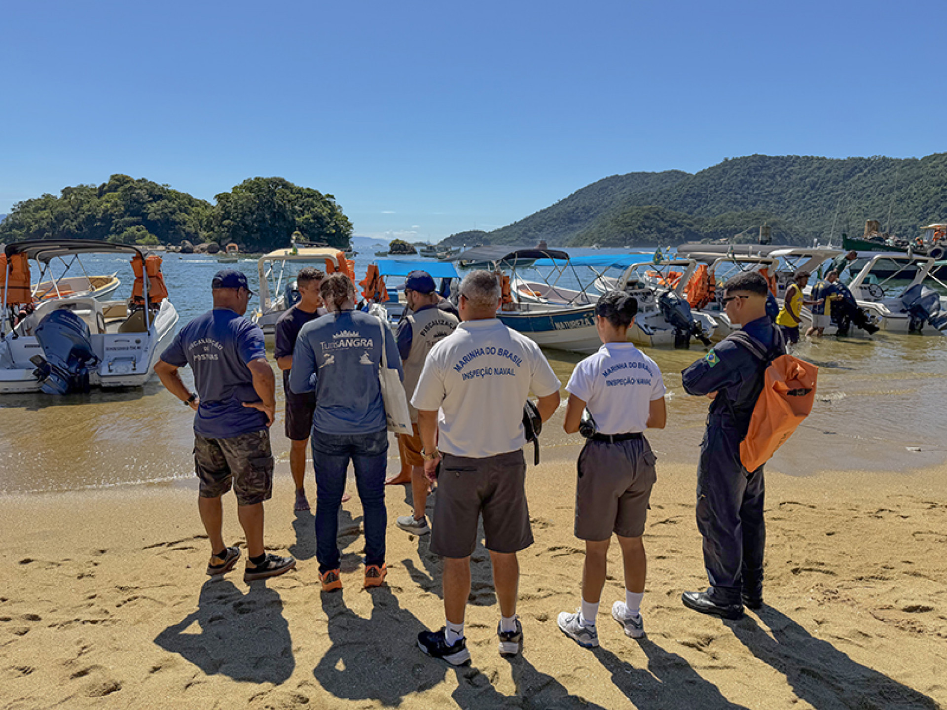 Ação integrada fiscalização e orienta táxi boats na Ilha Grande