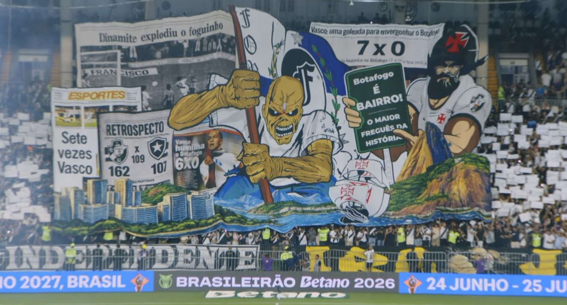 Torcida do Vasco provoca Botafogo com mosaico antes de clássico