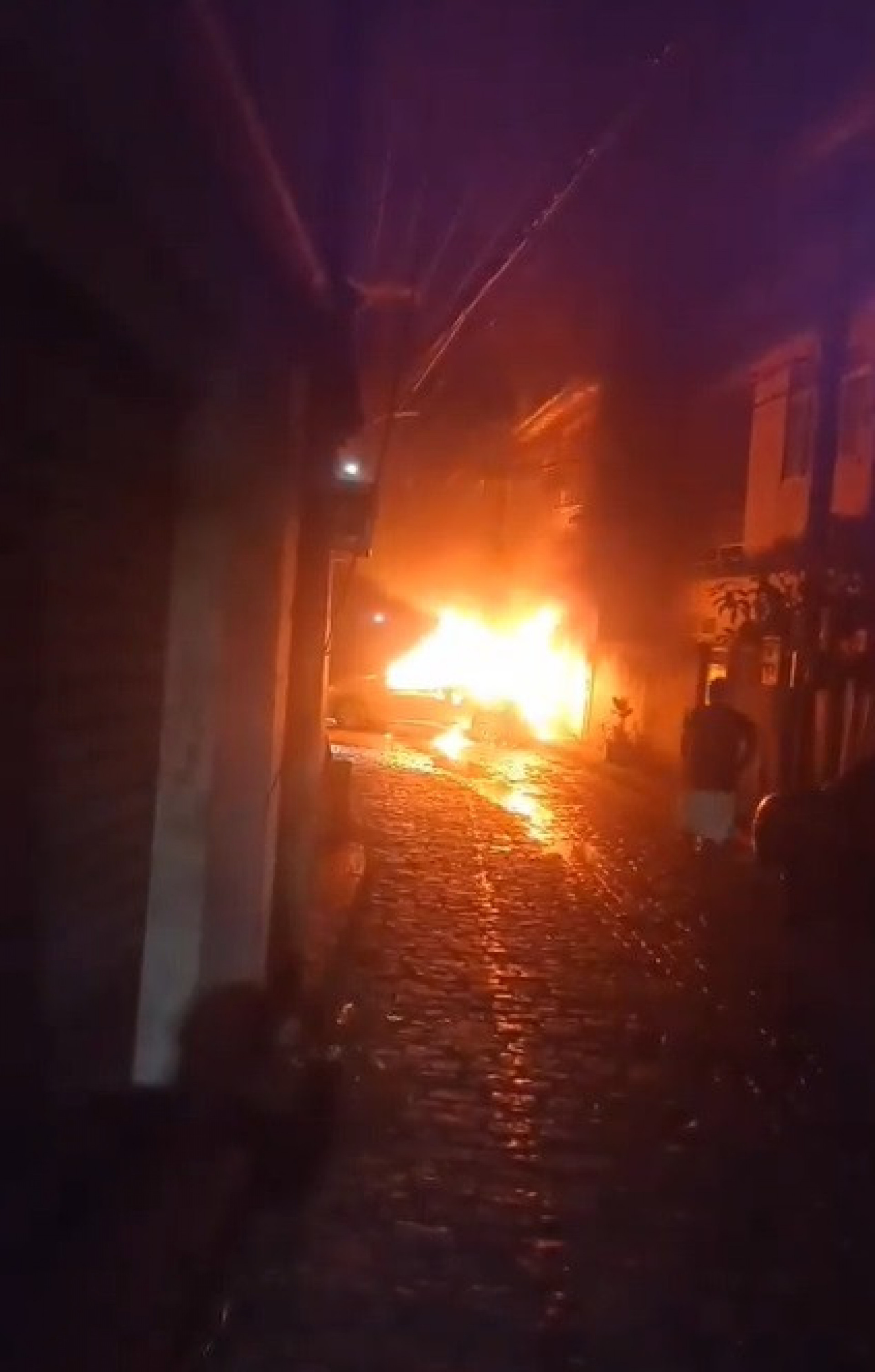 PM reforça o policiamento em Curicica após confronto armado na Vila Sapê