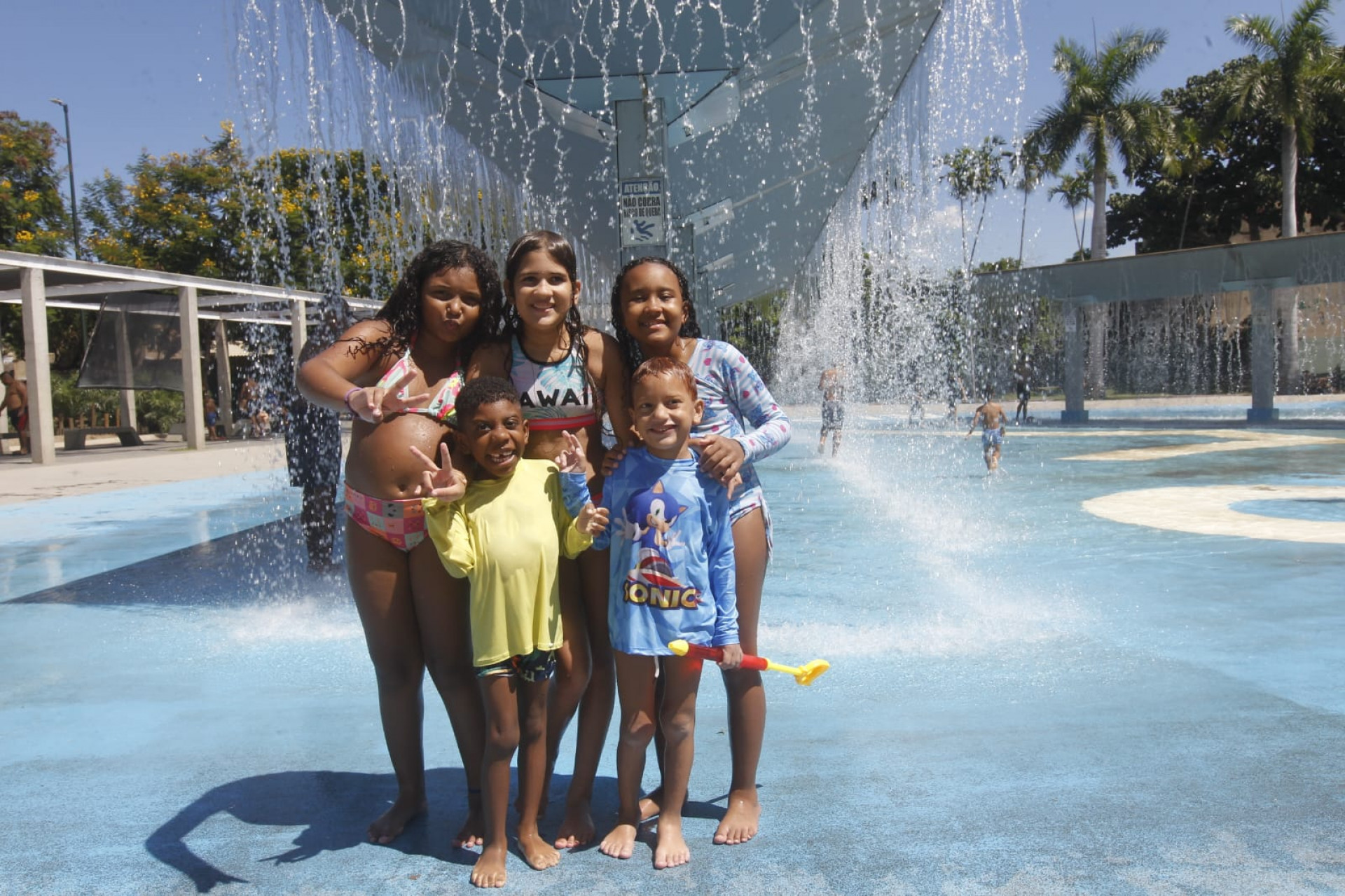 Na foto, Ana Cristina com o filho e sobrinhos no Parque Madureira, neste sábado (4) - Reginaldo Pimenta/Agência O Dia
