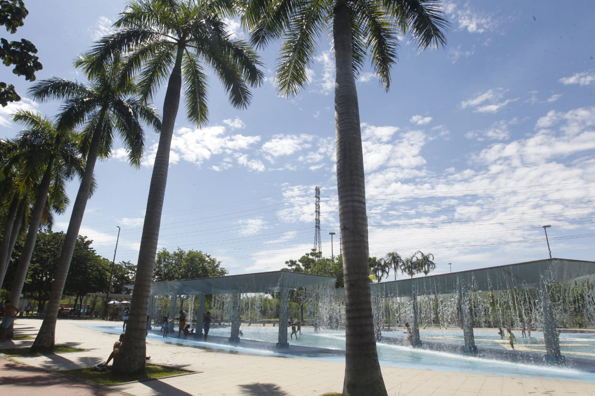 Altas temperaturas marcam o feriadão e atraem cariocas ao Parque Madureira - Reginaldo Pimenta/Agência O Dia