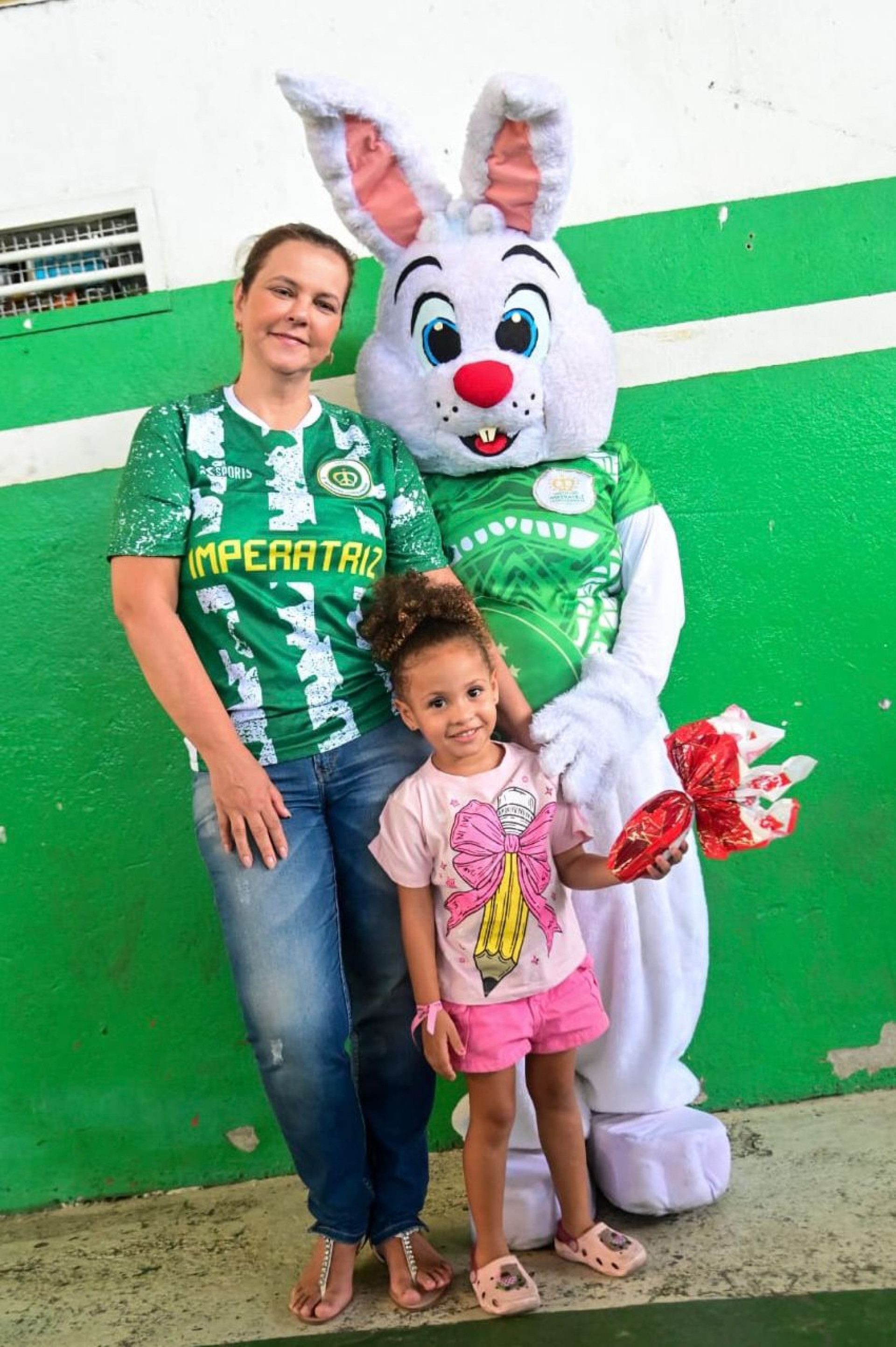 Ação social do Instituto Imperatriz Leopoldinense distribuiu cinco mil ovos de Páscoa - Nelson Malfacini/Divulgação Imperatriz