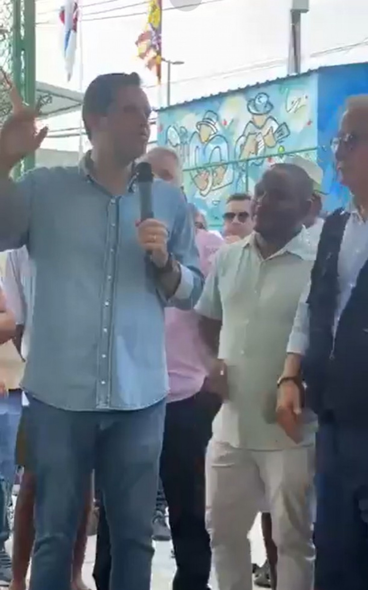 Cavaliere volta a defender 15 escolas no Grupo Especial e garante Império Serrano