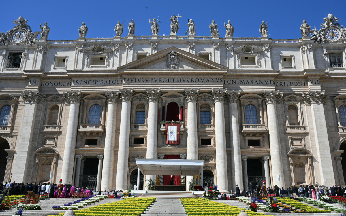 Papa Leão XIV preside a missa de Páscoa como parte das celebrações da Semana Santa