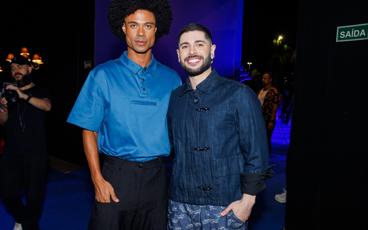 Breno e Marcelinho aproveitam festa no \'BBB Experience\'