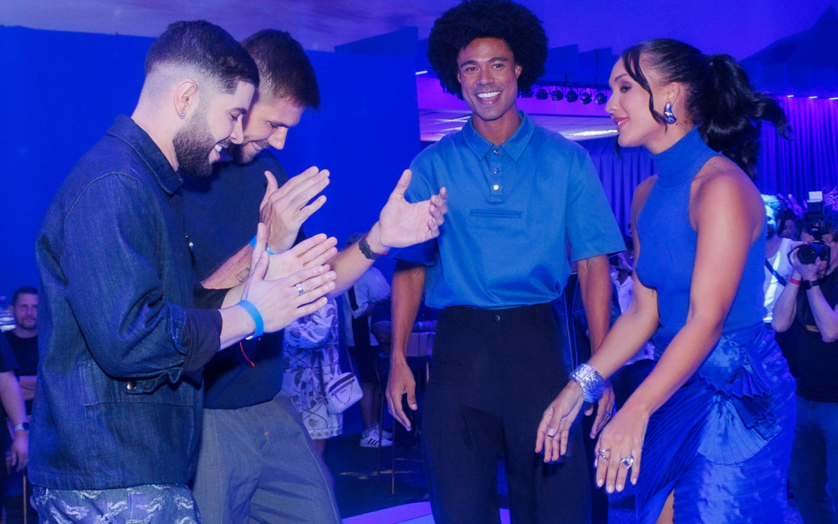 Eliminados do \'BBB 26\', Marcelinho, Jonas, Breno e Maxiane curtem festa na exposição imersiva do reality