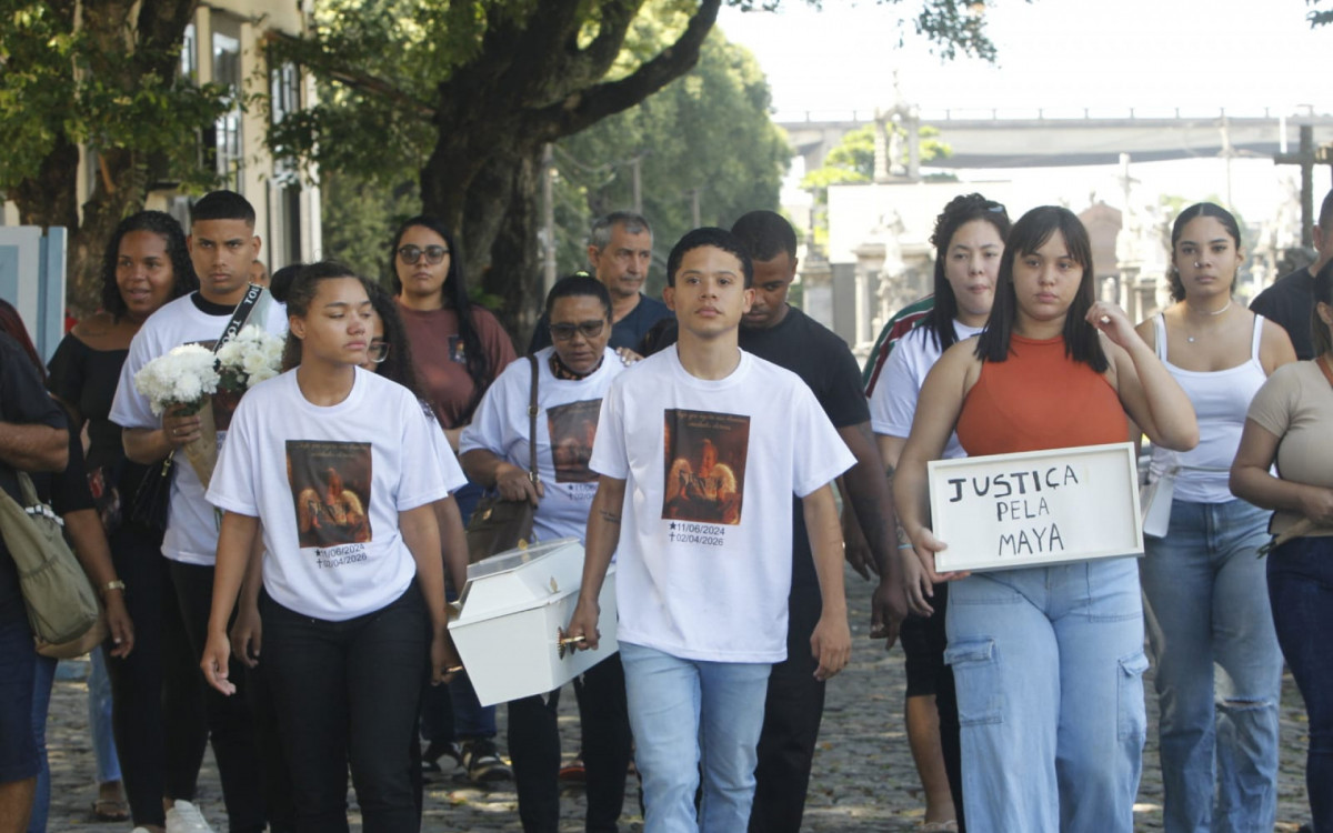 Enterro de menina morta pelo padrasto foi marcado por comoção e revolta - Reginaldo Pimenta/Agência O DIA
