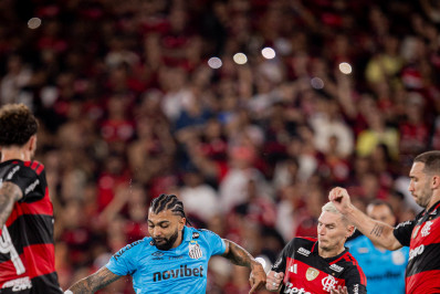 Torcida do Flamengo vaia Gabigol em jogo contra Santos no Maracanã