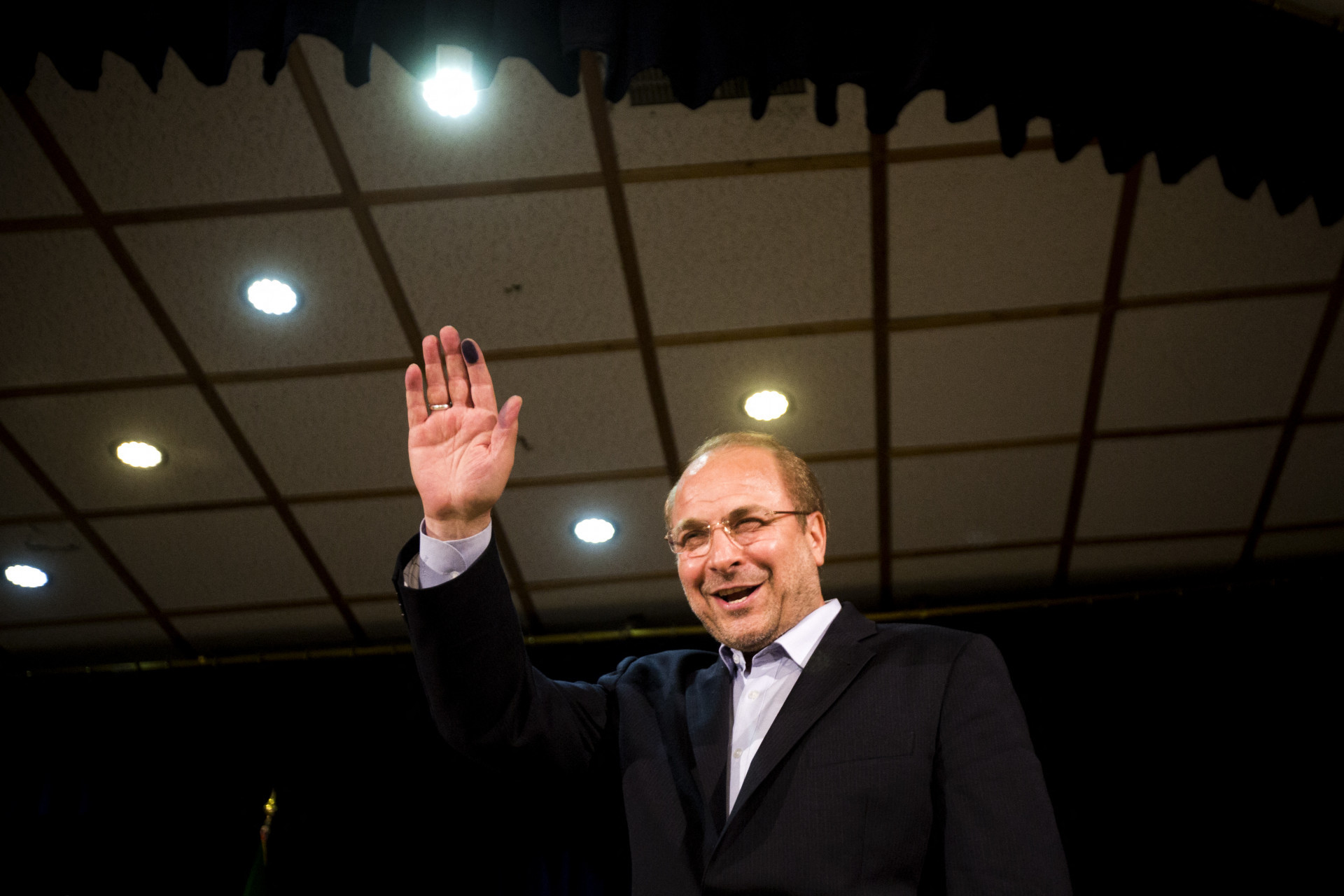 'Trump está arrastando EUA para um inferno', afirma parlamentar iraniano