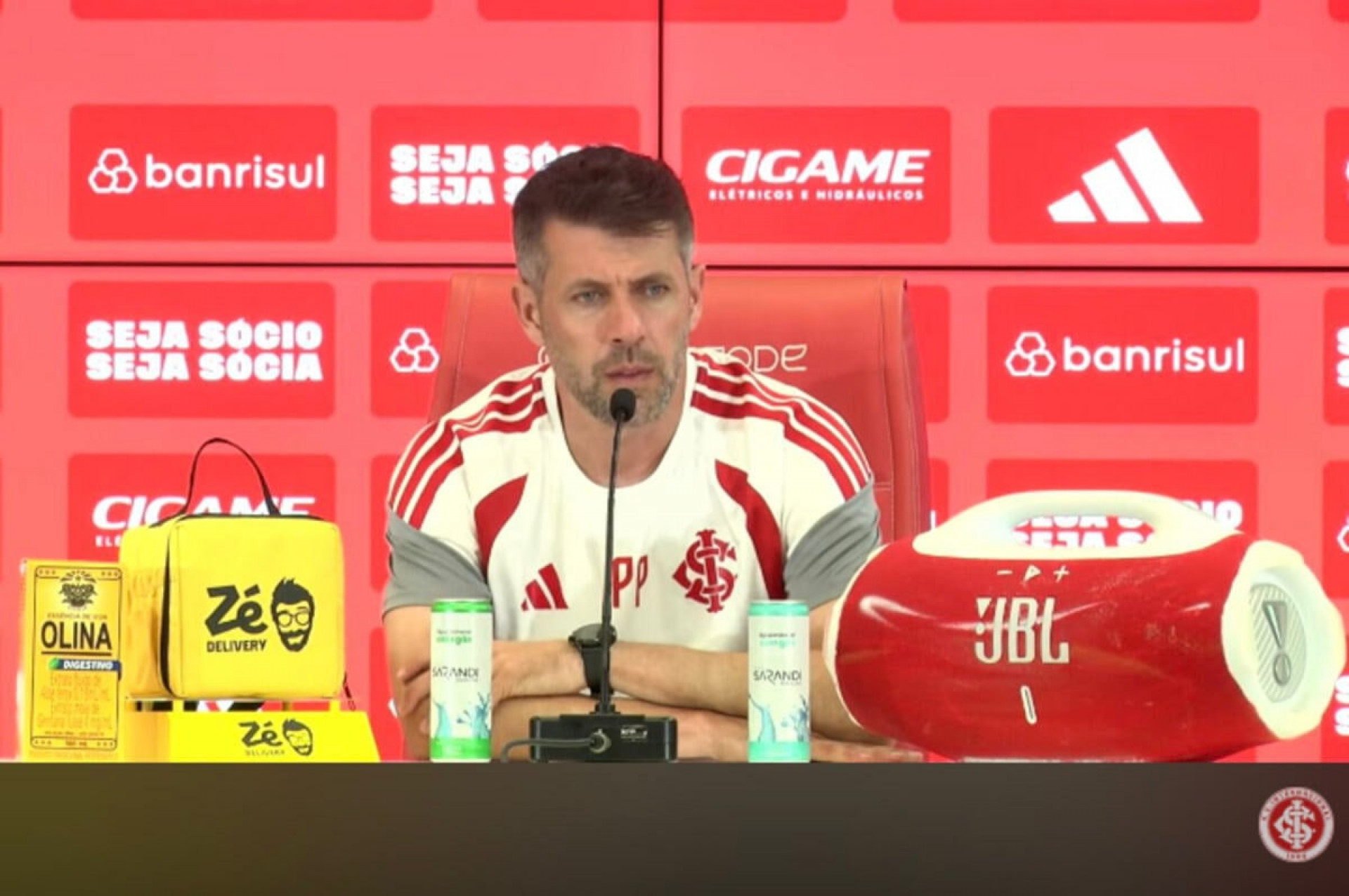 Pezzolano n&atilde;o fica em cima do muro ao falar sobre o Gre-Nal 452