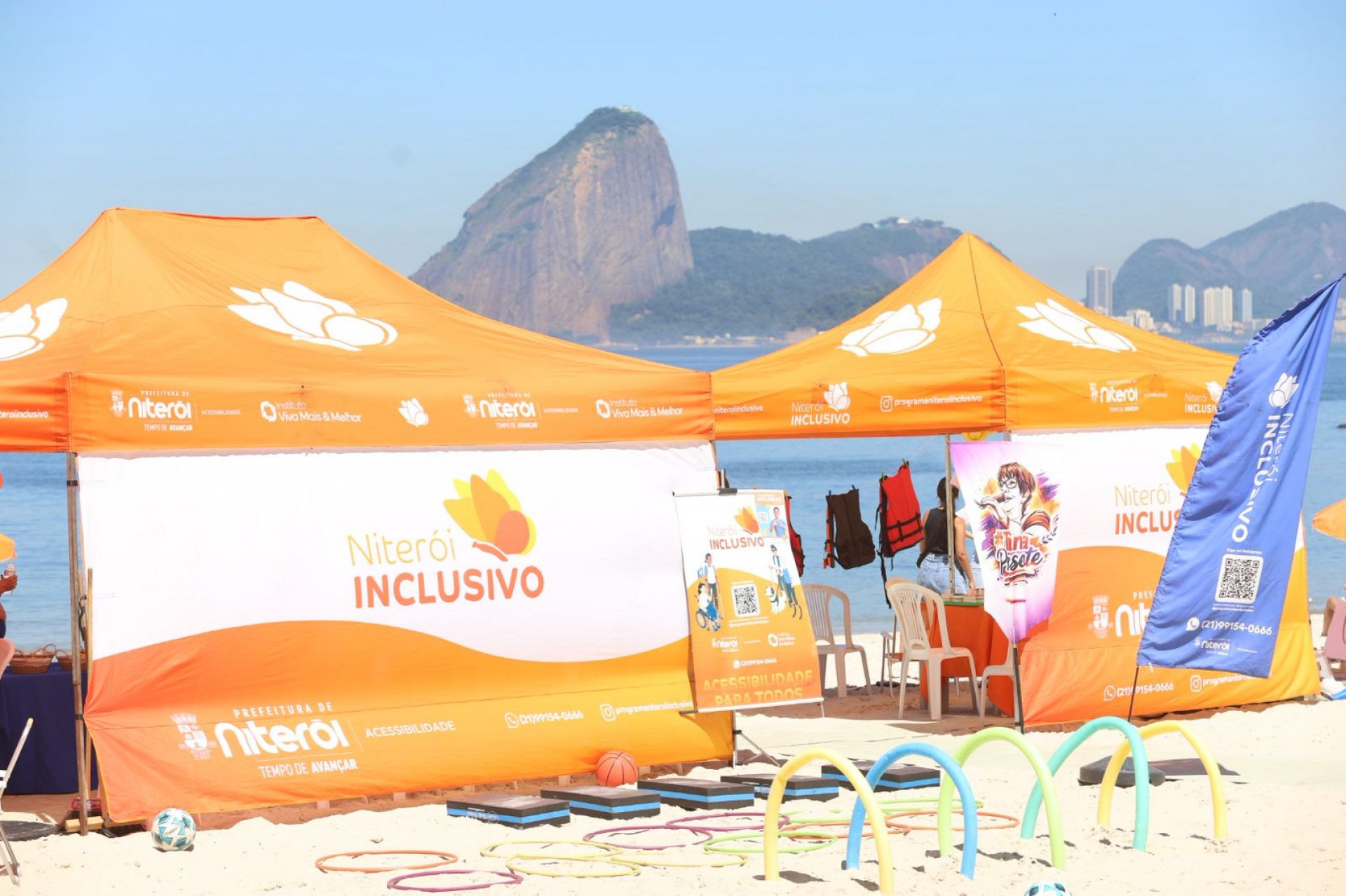 Praia Sem Barreiras garante banho de mar assistido e amplia inclusão nas praias