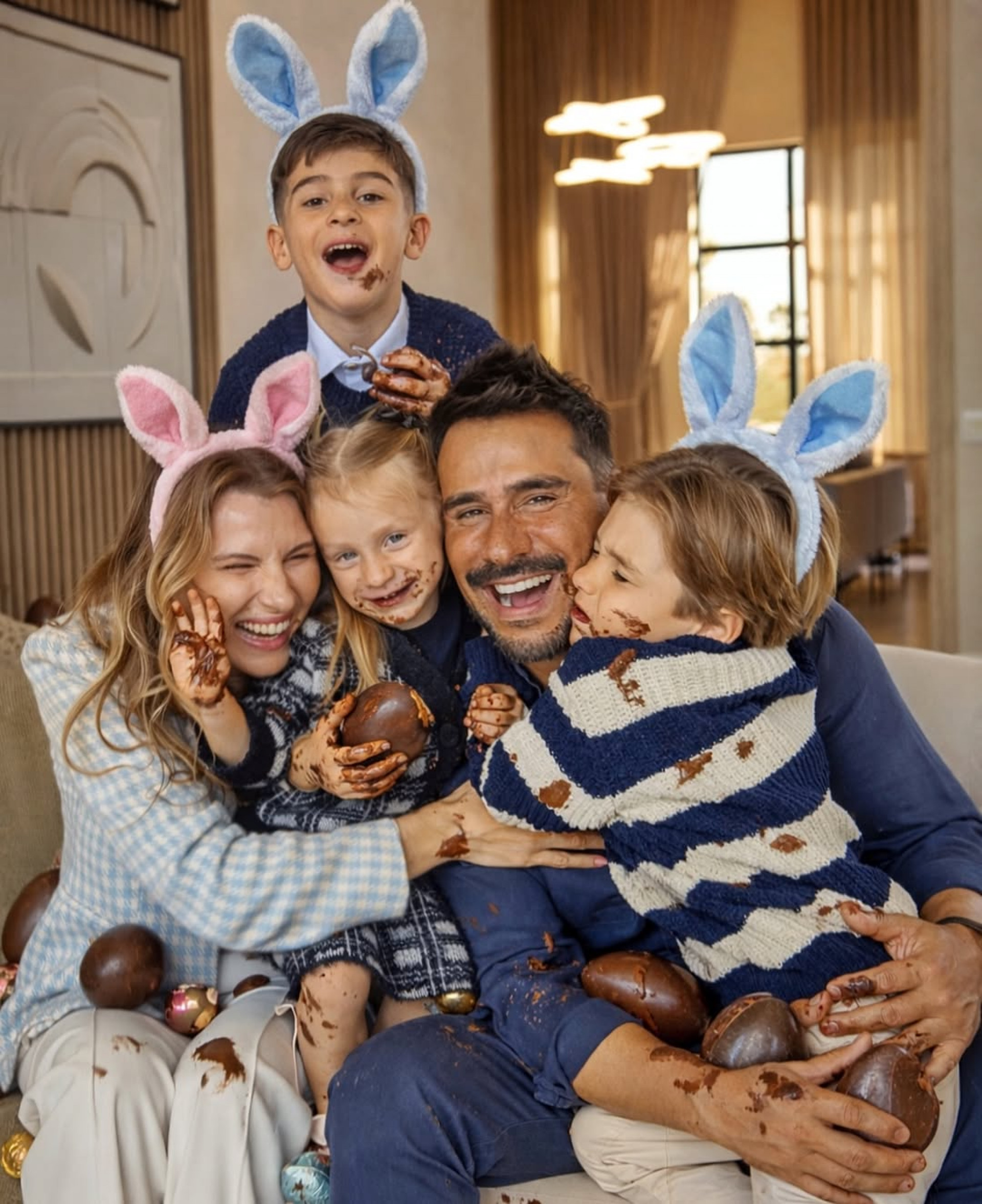 Julio Rocha e Karoline Kleine Buckstegge celebram Páscoa ao lado dos filhos, José, Eduardo e Sarah - Reprodução / Instagram