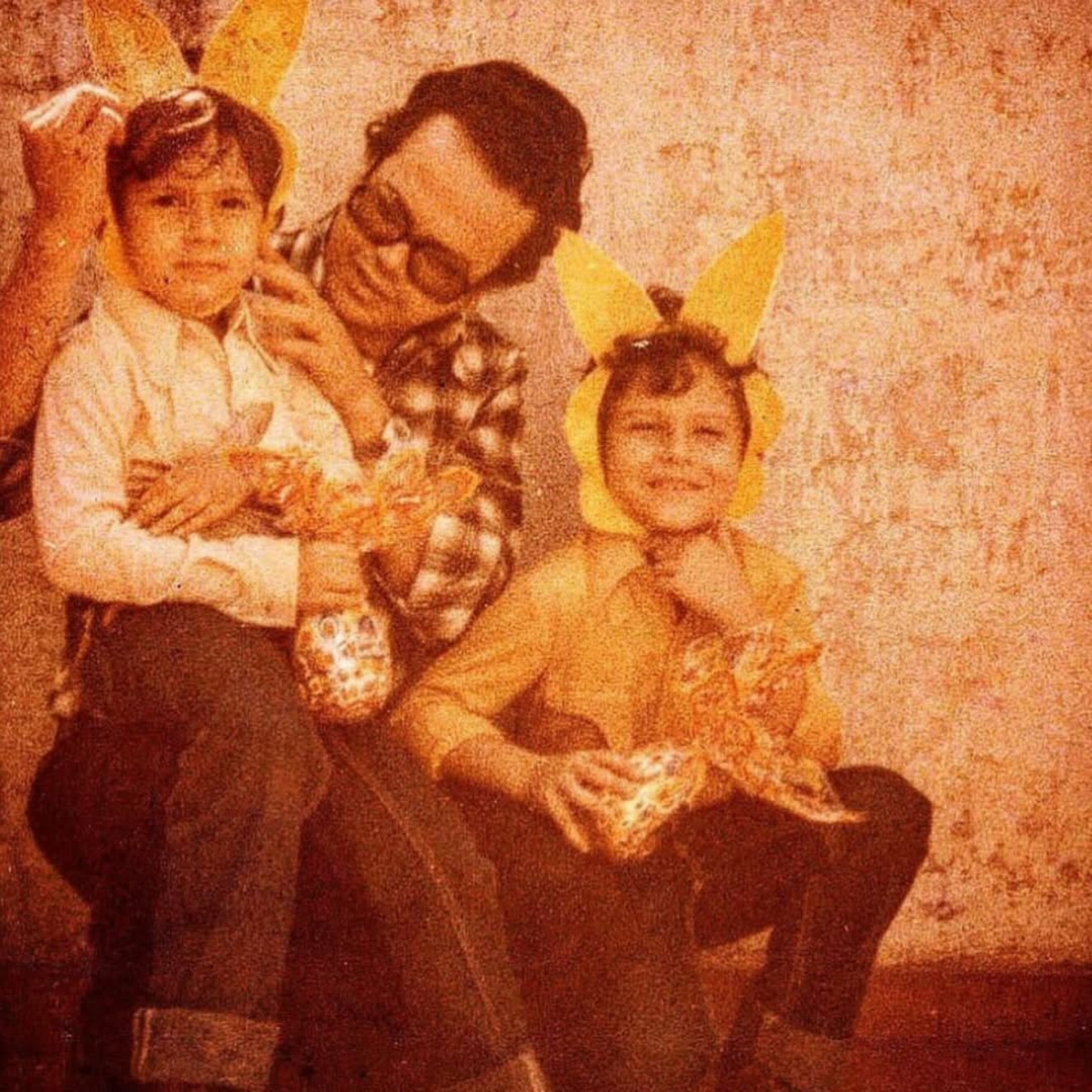 Danton Mello e Selton Mello em foto da infância com o pai, Dalton Mello - Reprodução / Instagram