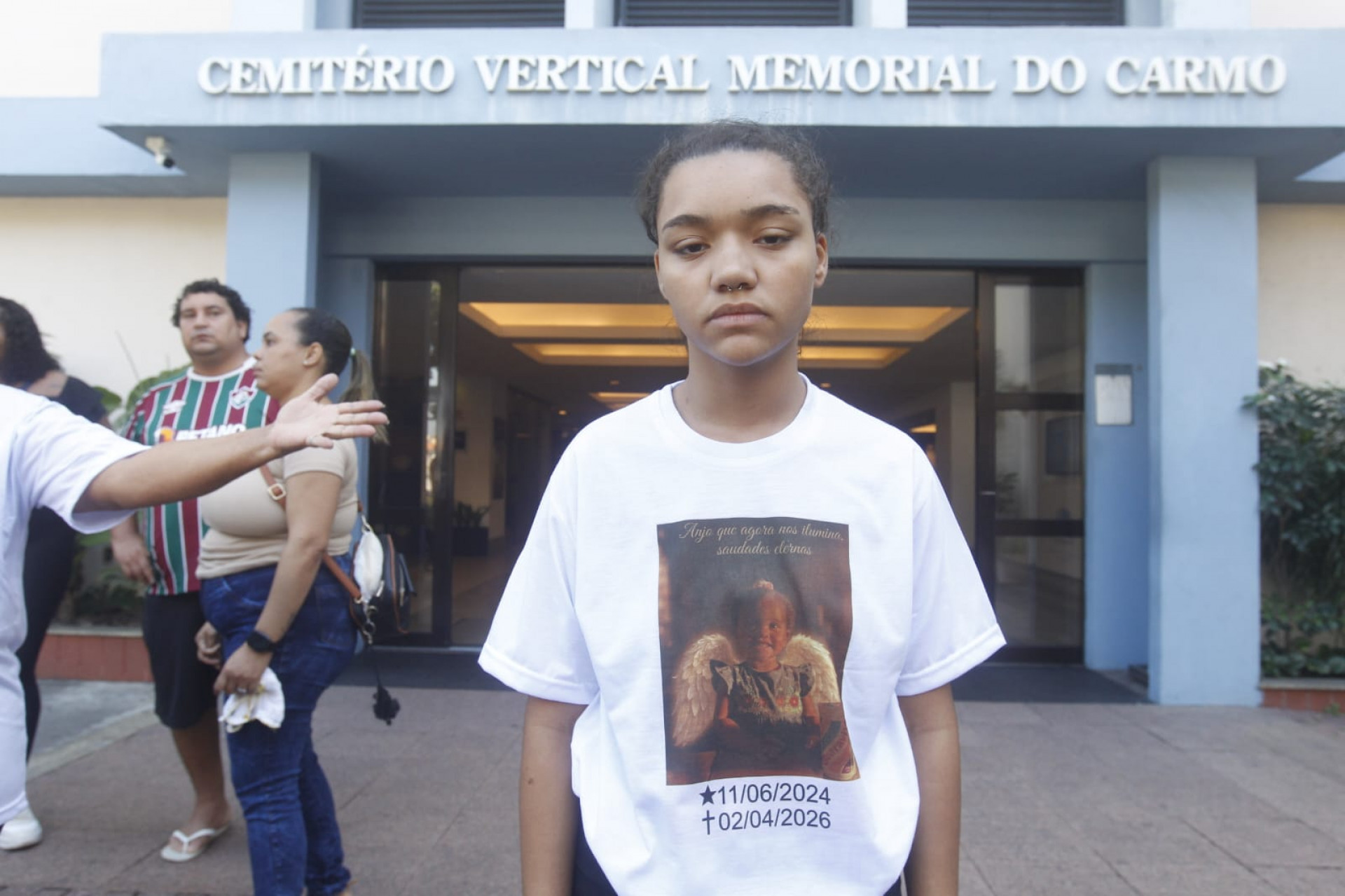  Emannuelly da Silva Costa, mãe da pequena Maya, durante velório da filha - Reginaldo Pimenta/Agência O DIA