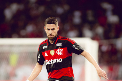 Jorginho sofre lesão e desfalca Flamengo na estreia na Libertadores