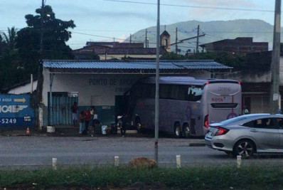 Ônibus invade rodoviária e deixa dois mortos e três feridos no interior da Bahia