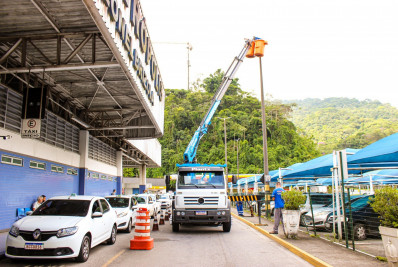 Entorno da Rodoviária do Bingen recebe manutenção na iluminação