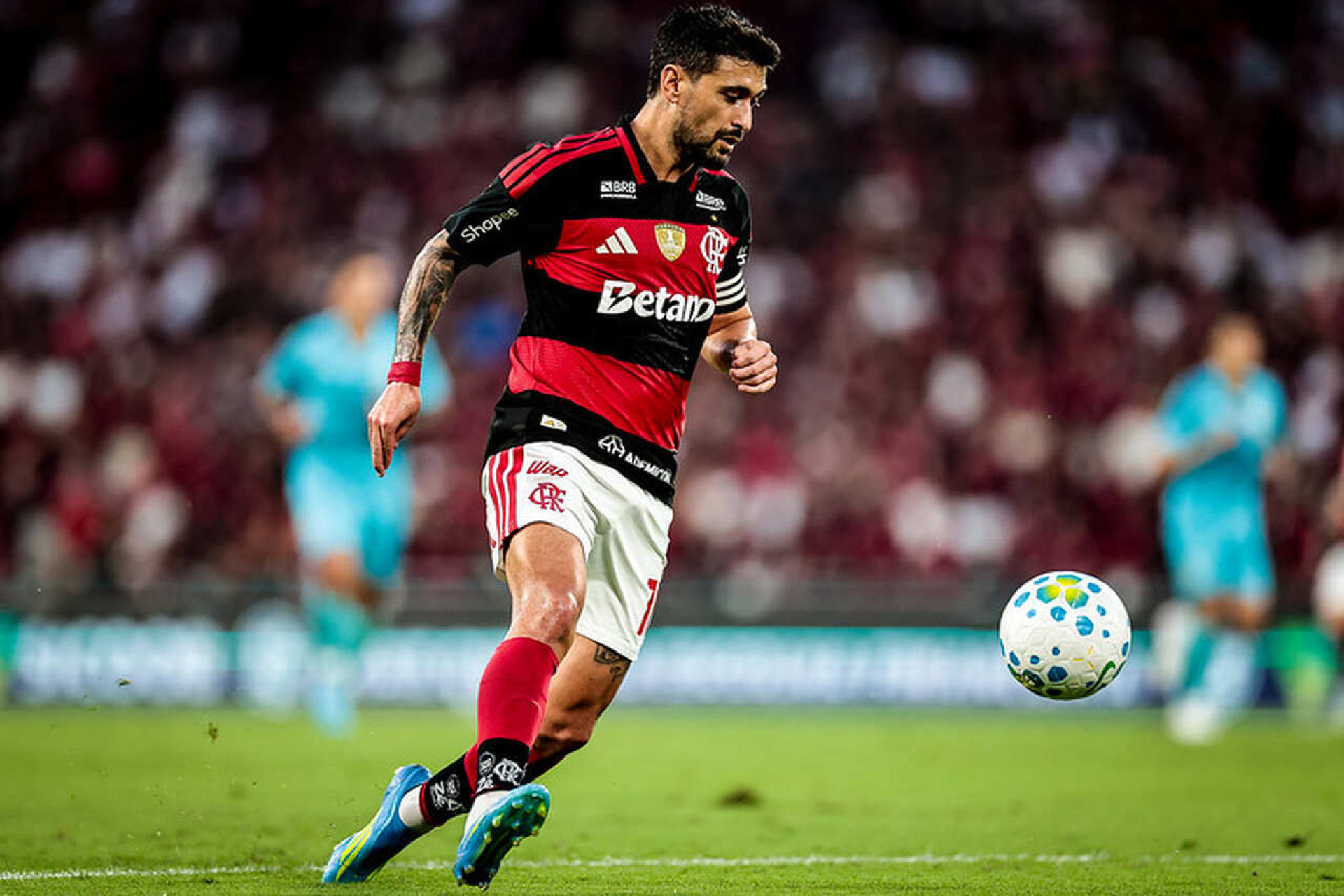 De Arrascaeta defende Plata no Flamengo