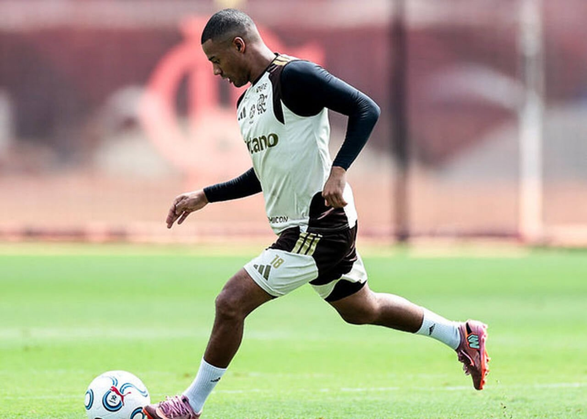 Flamengo pode poupar De la Cruz por conta da altitude de Cusco