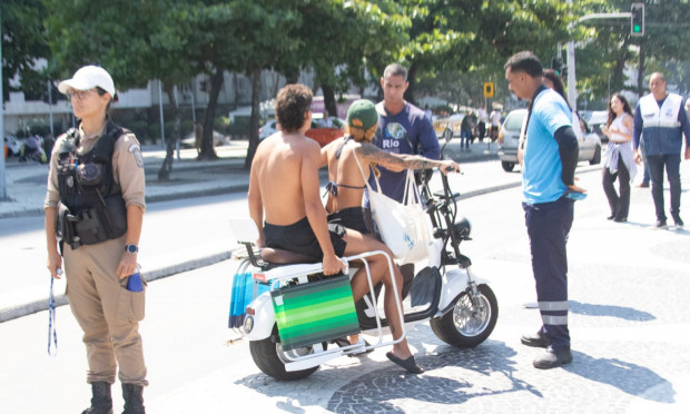 Condutores de motos elétricas terão até o fim do ano para emplacar veículo e obter habilitação