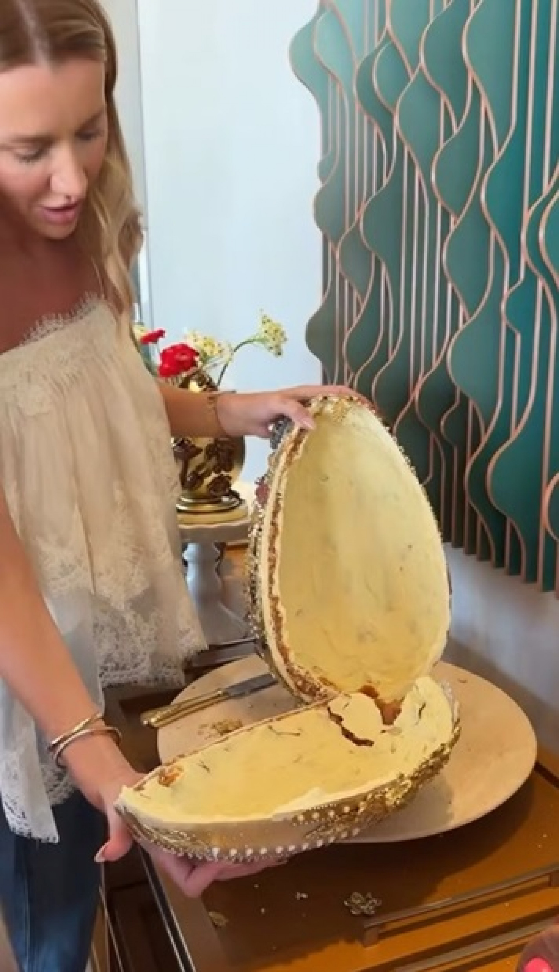 Ana Paula Siebert exibe ovo de Páscoa de R$ 20 mil e publicação divide opiniões nas redes - Reprodução Instagram