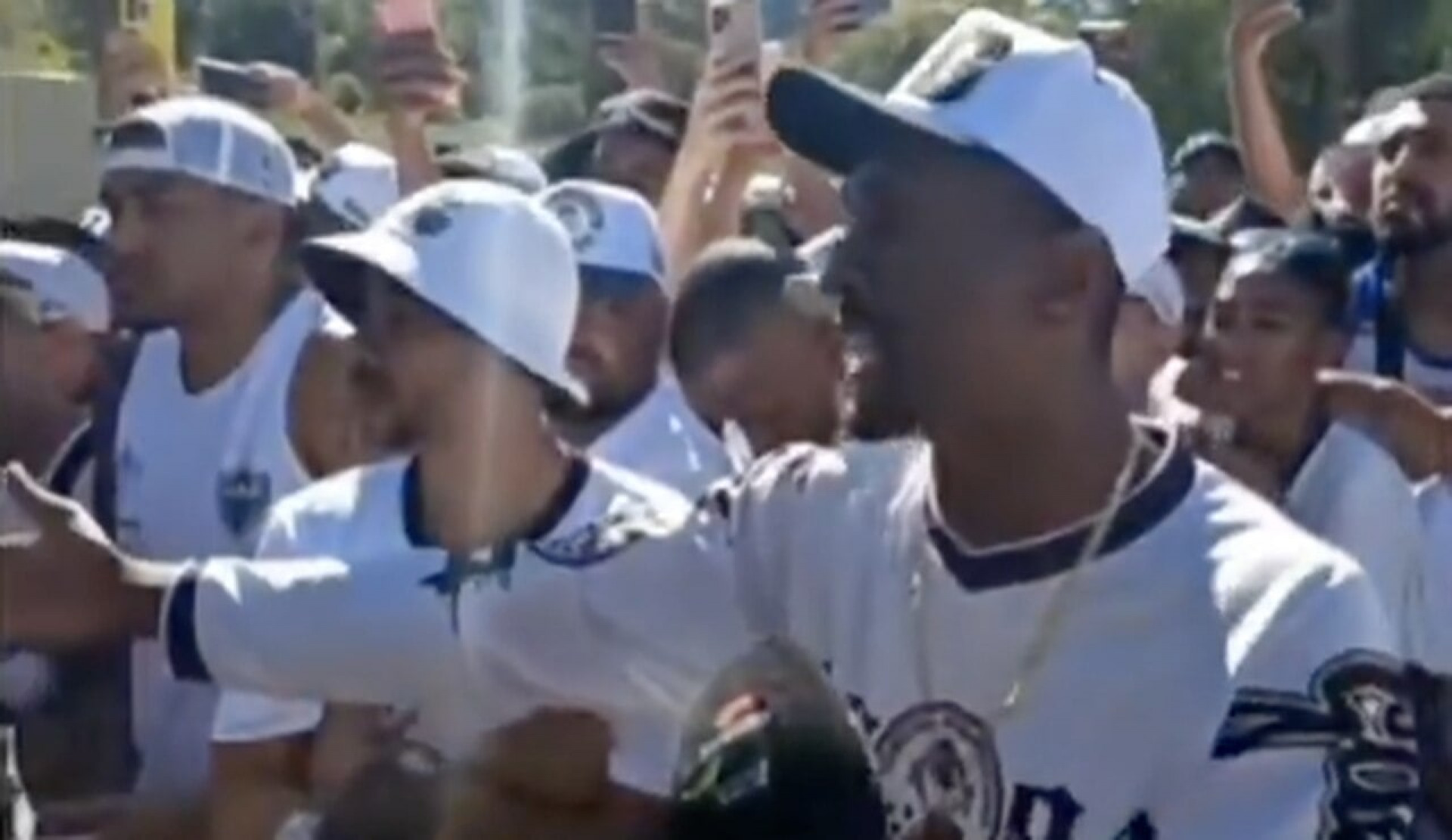 Homem &eacute; preso ap&oacute;s ferir torcedor do Atl&eacute;tico em briga pr&oacute;ximo &agrave; Arena MRV