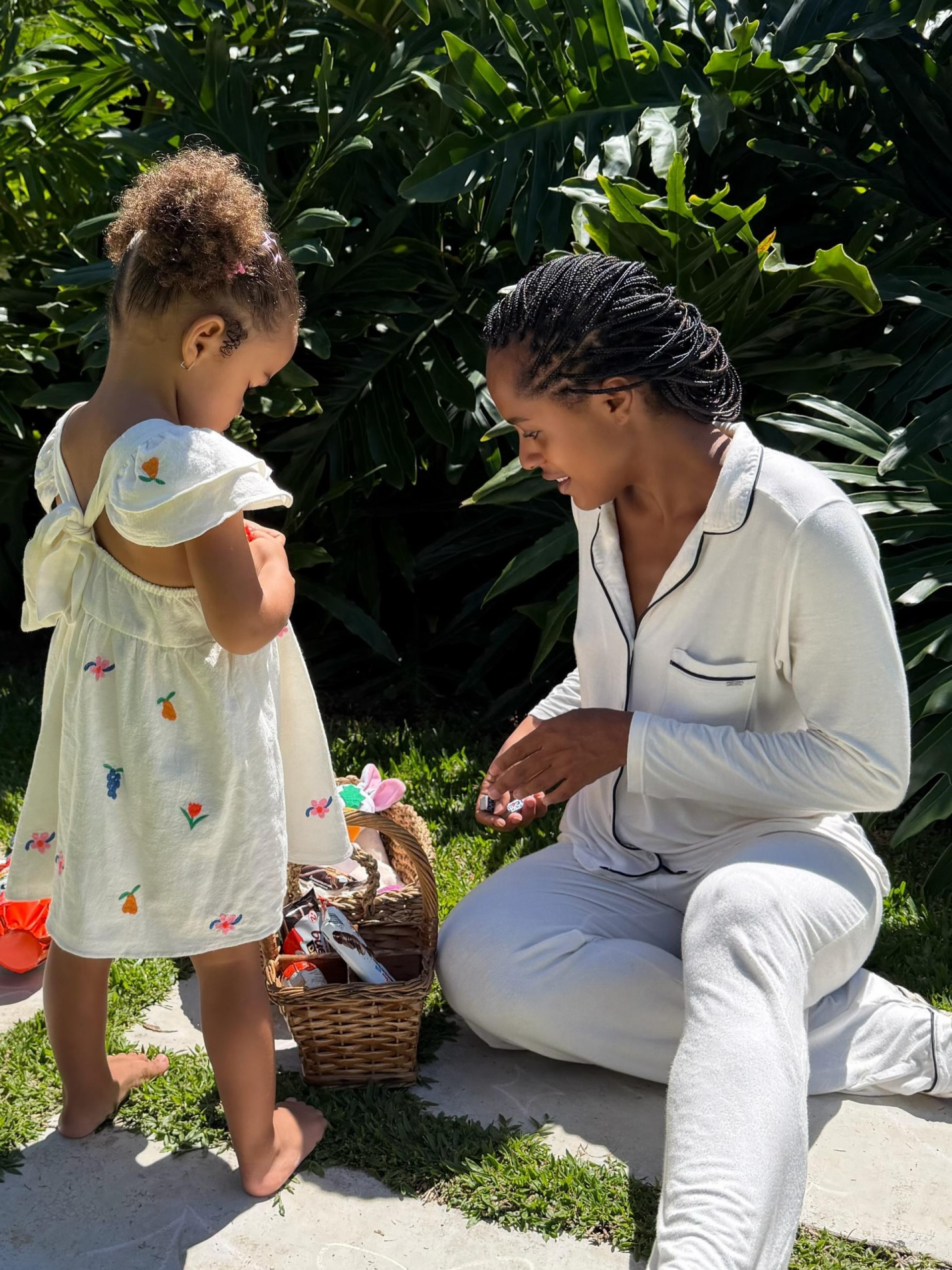 Duda Santos curte folga com a família e compartilha registros: 'Meus amores da vida' - Reprodução Instagram