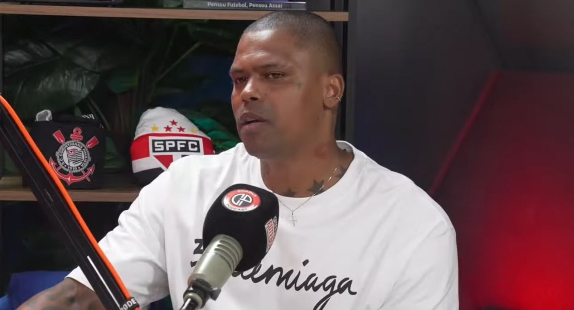 Maicosuel conta que já recusou o Flamengo: 'Meu amor é todo do Botafogo'